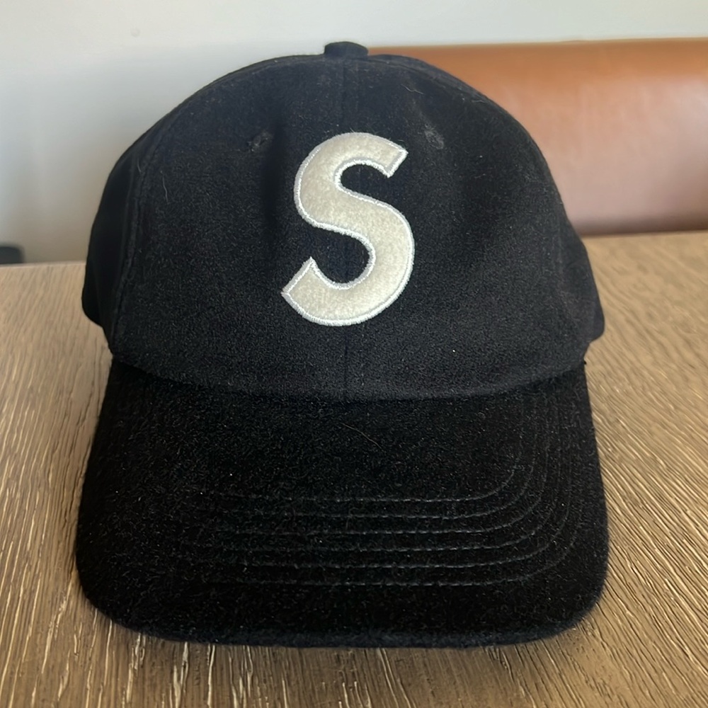 Supreme Wool S Logo Hat (FW15)
Black